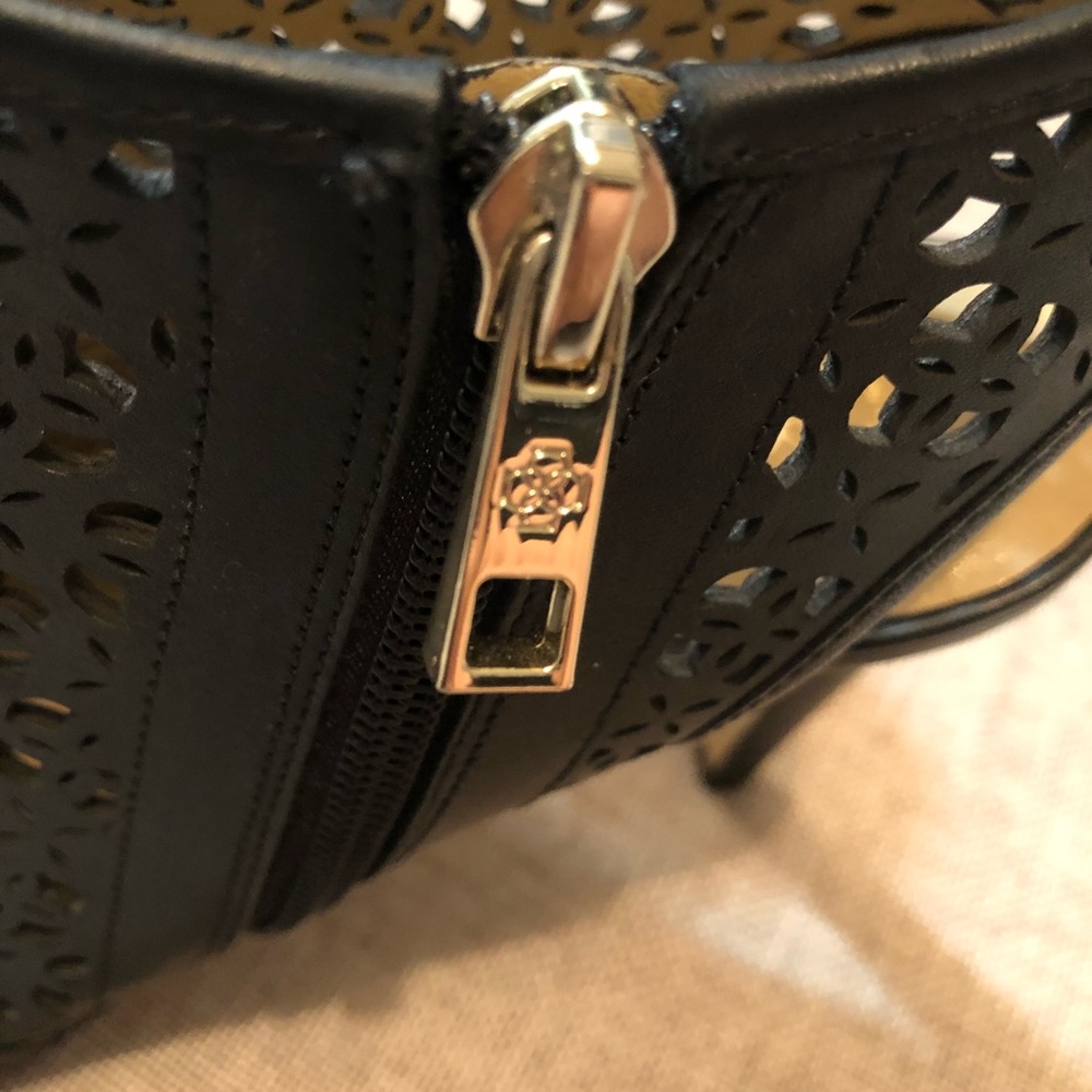 👗Ann Taylor Black Cutout Billie Shoes - Picture 6 of 6